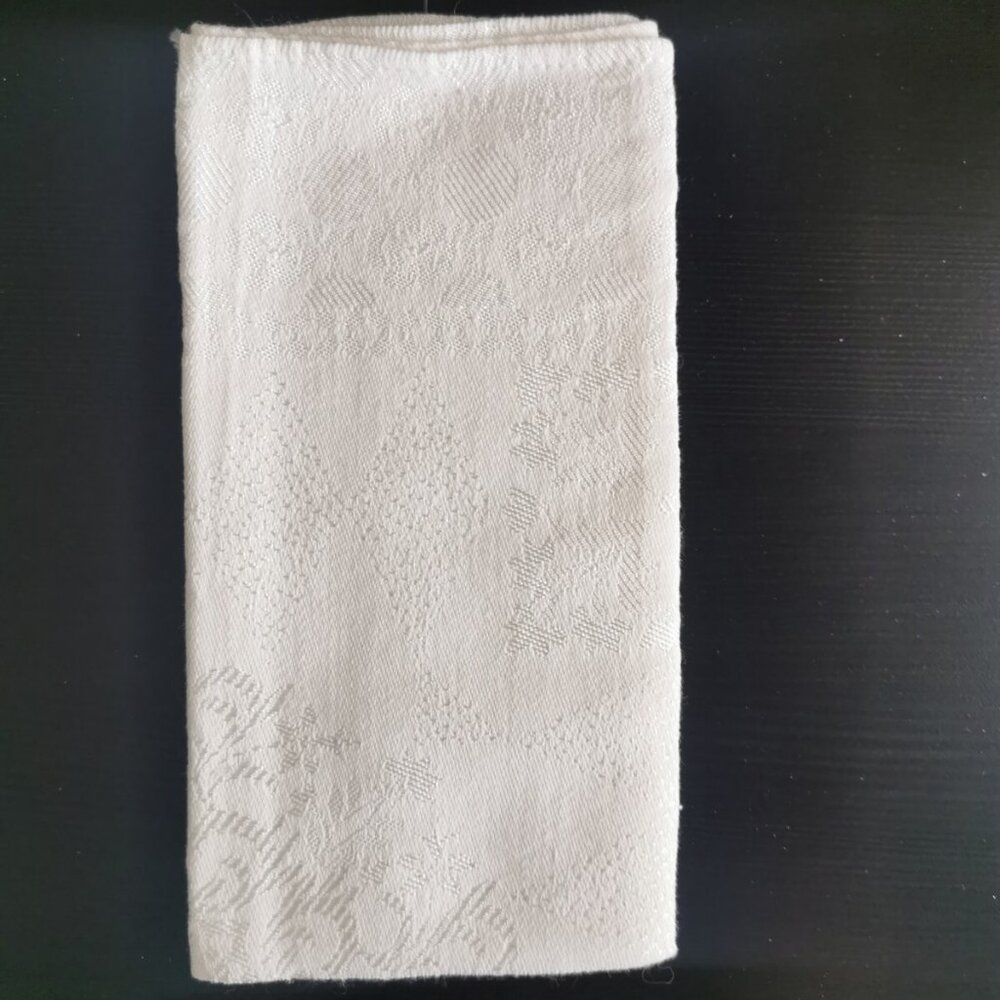 White Cloth Floral Pattern Napkin,‎ 14"x14"